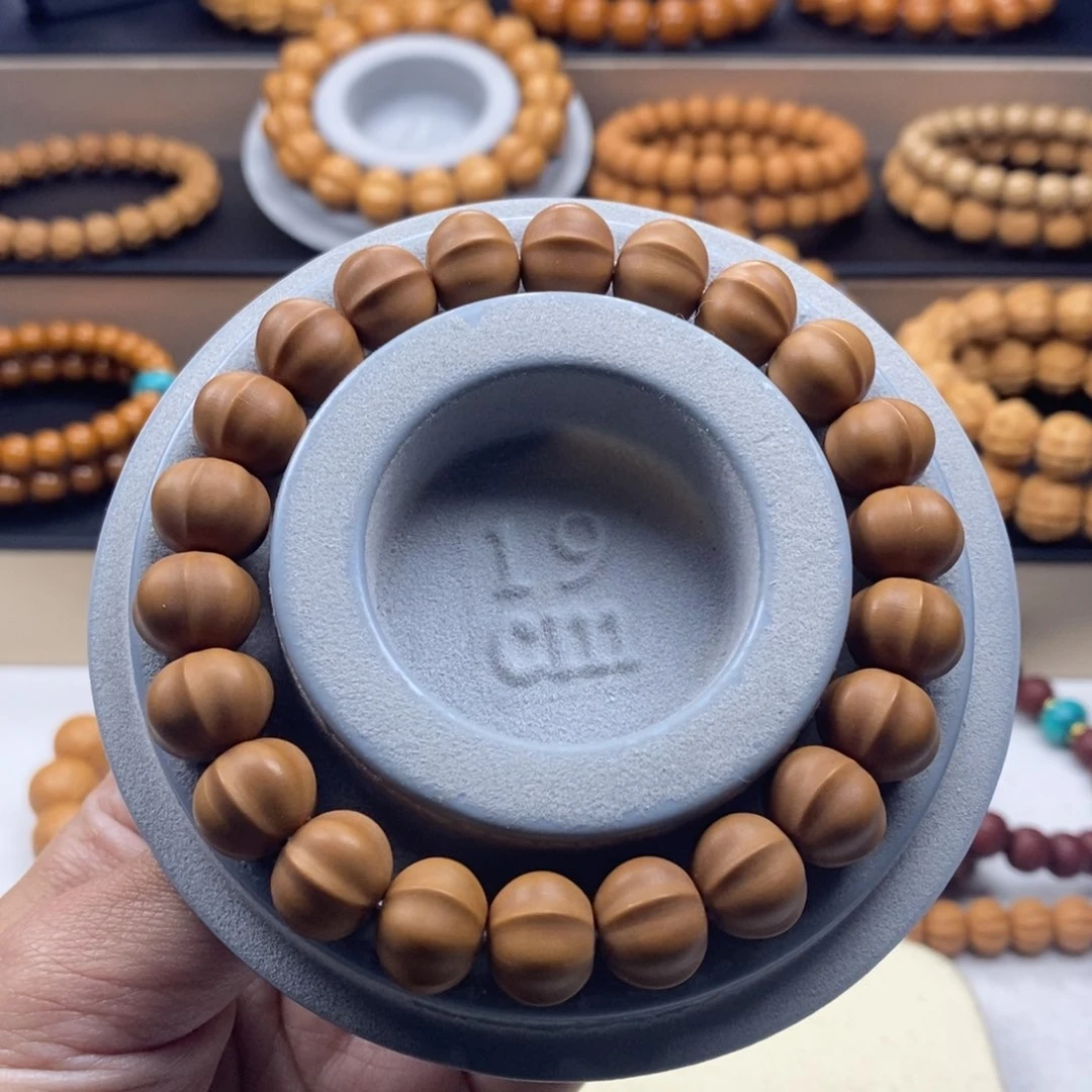 猴头核桃手串哑光四花鲨鱼12+mm