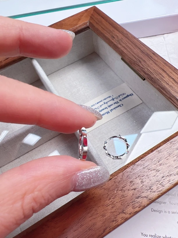 925银耳饰 精工厂时尚精致百搭爆闪电白凹面银耳饰