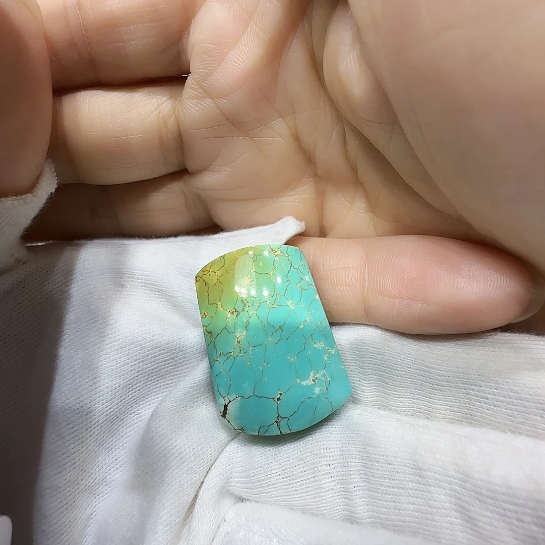 未镶嵌绿松石原矿绿松石