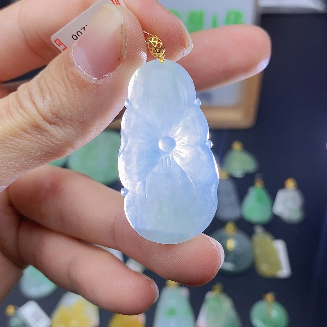 翡翠颈饰18K金镶嵌翡翠