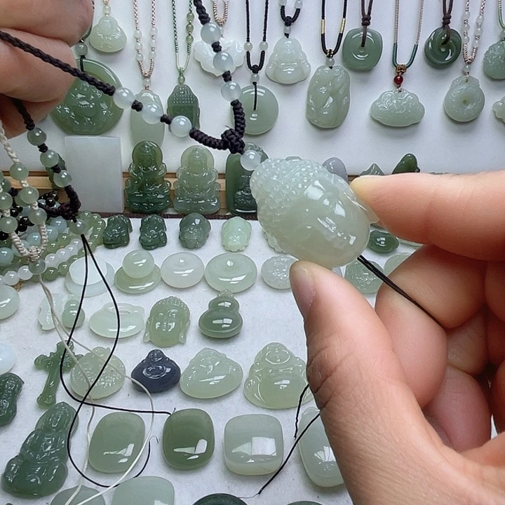 和田玉未镶嵌颈饰