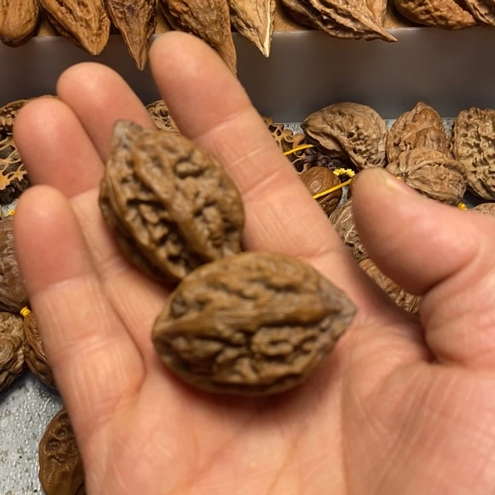 文玩核桃吊坠不错