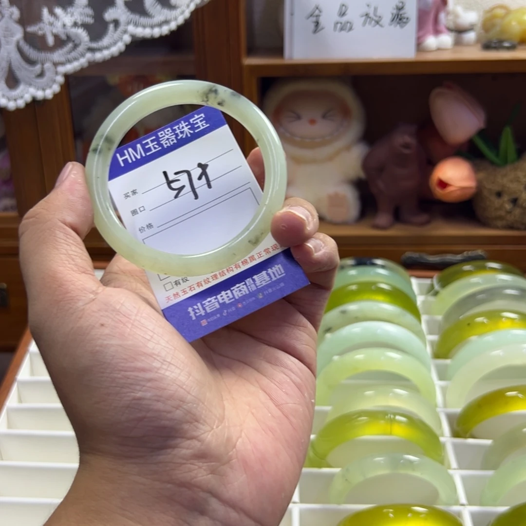蛇纹石玉未镶嵌手镯591