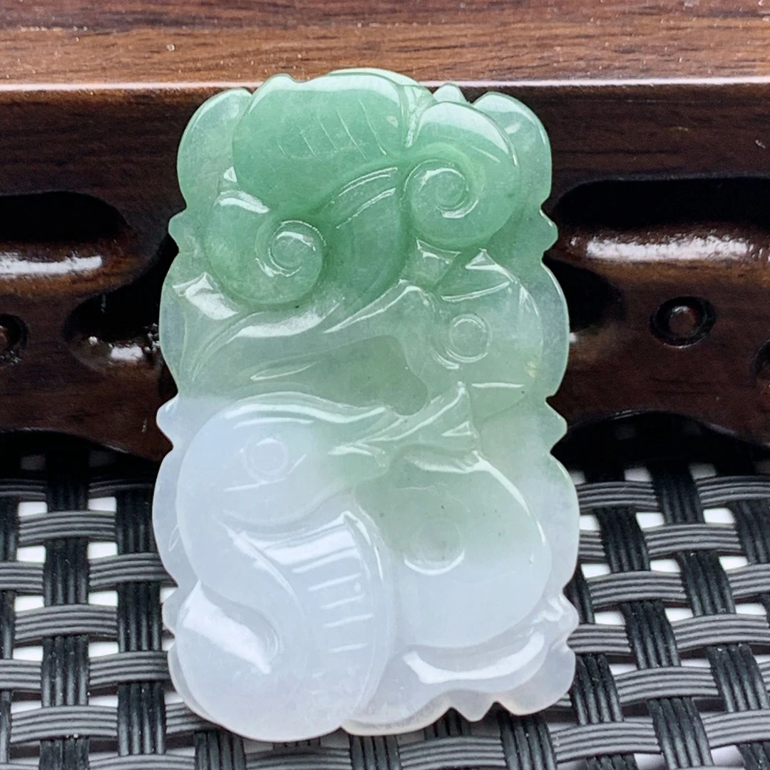 天然缅料A货翡翠蛇牌吊坠可爱油青白透双色如意生肖挂件挂坠女士