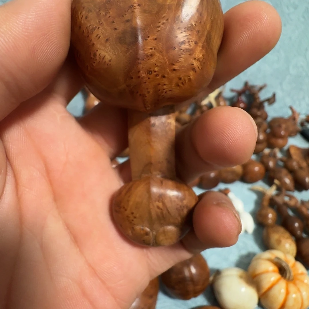 时***光木麻梨疙瘩手工雕刻如意手把件