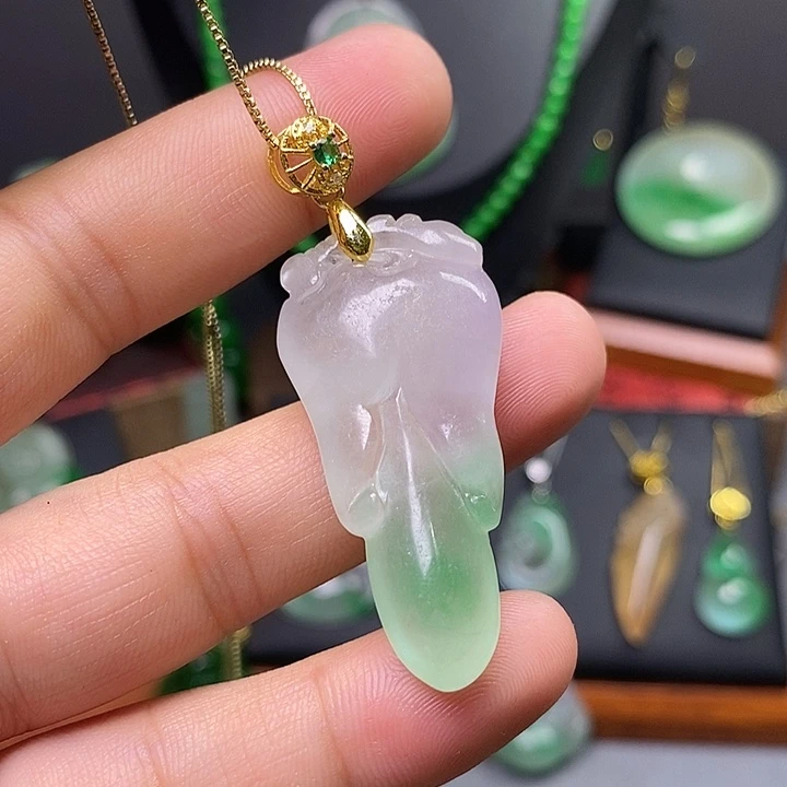 吊坠(赠链)未镶嵌翡翠