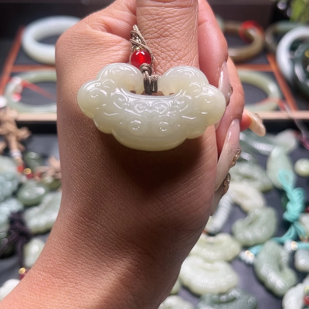 和田玉吊坠未镶嵌幸***涵