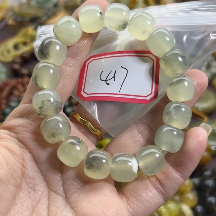 未镶嵌蛇纹石玉手链