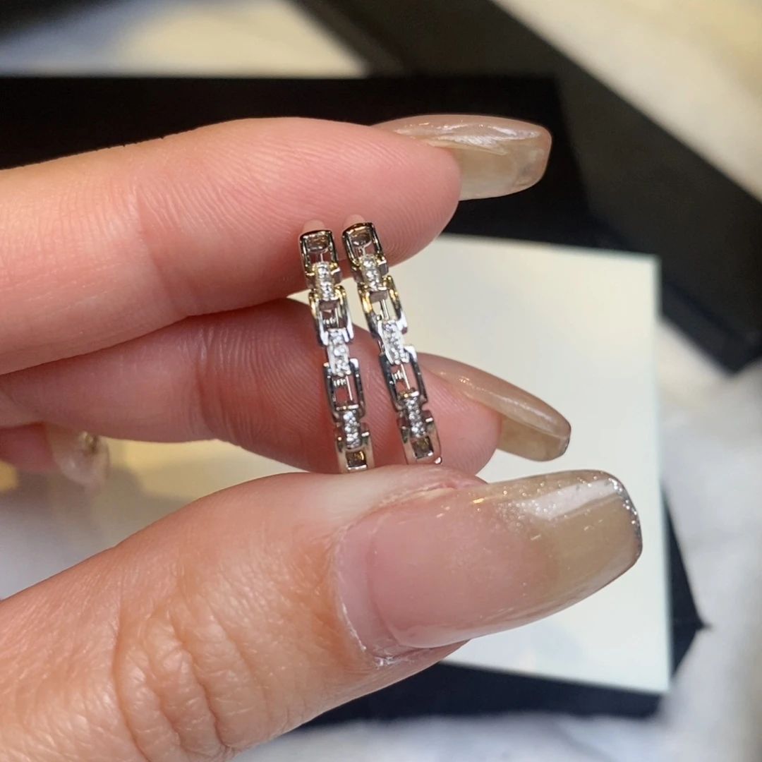 钻石耳饰18K金镶嵌 链条款耳扣