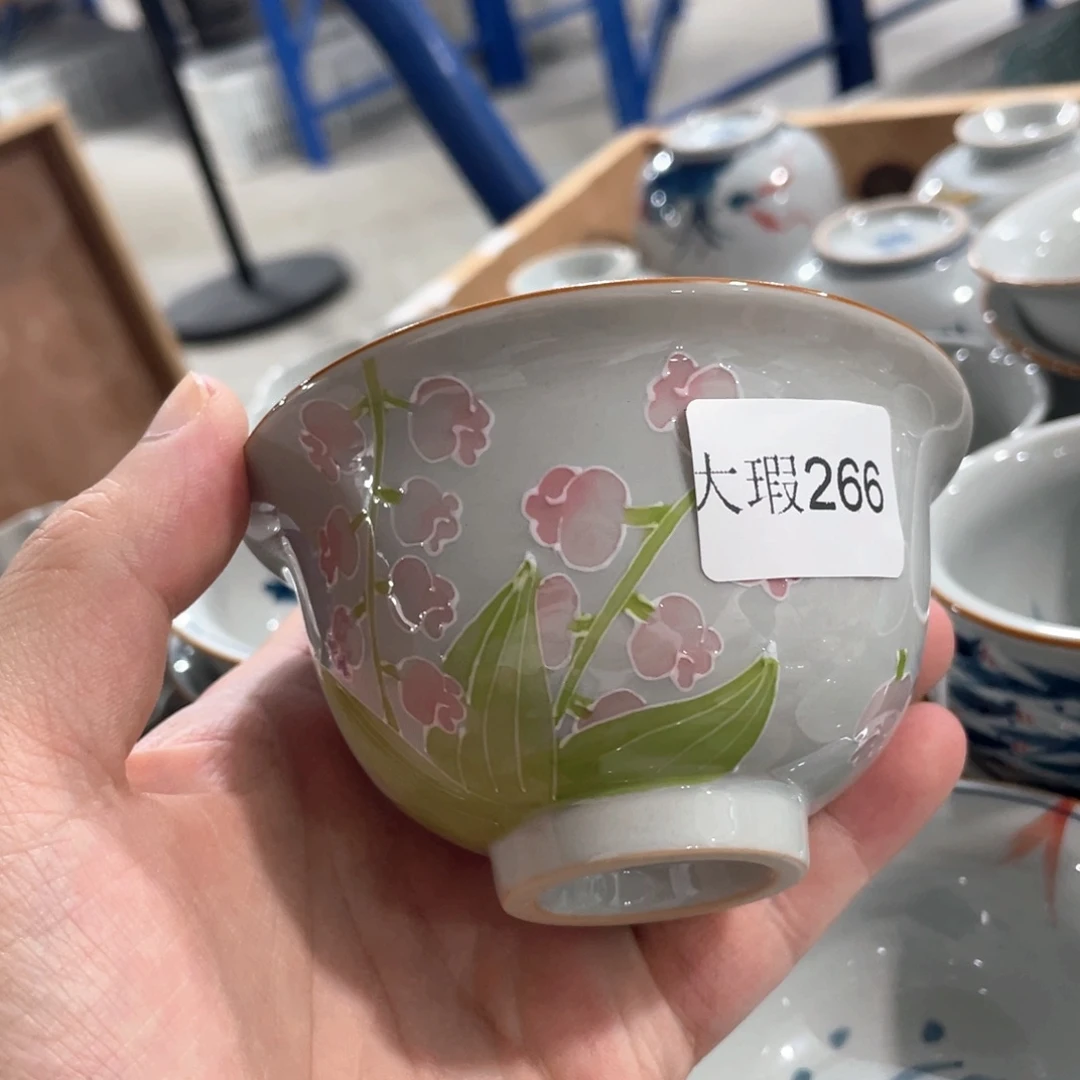釉下手绘茶具微瑕