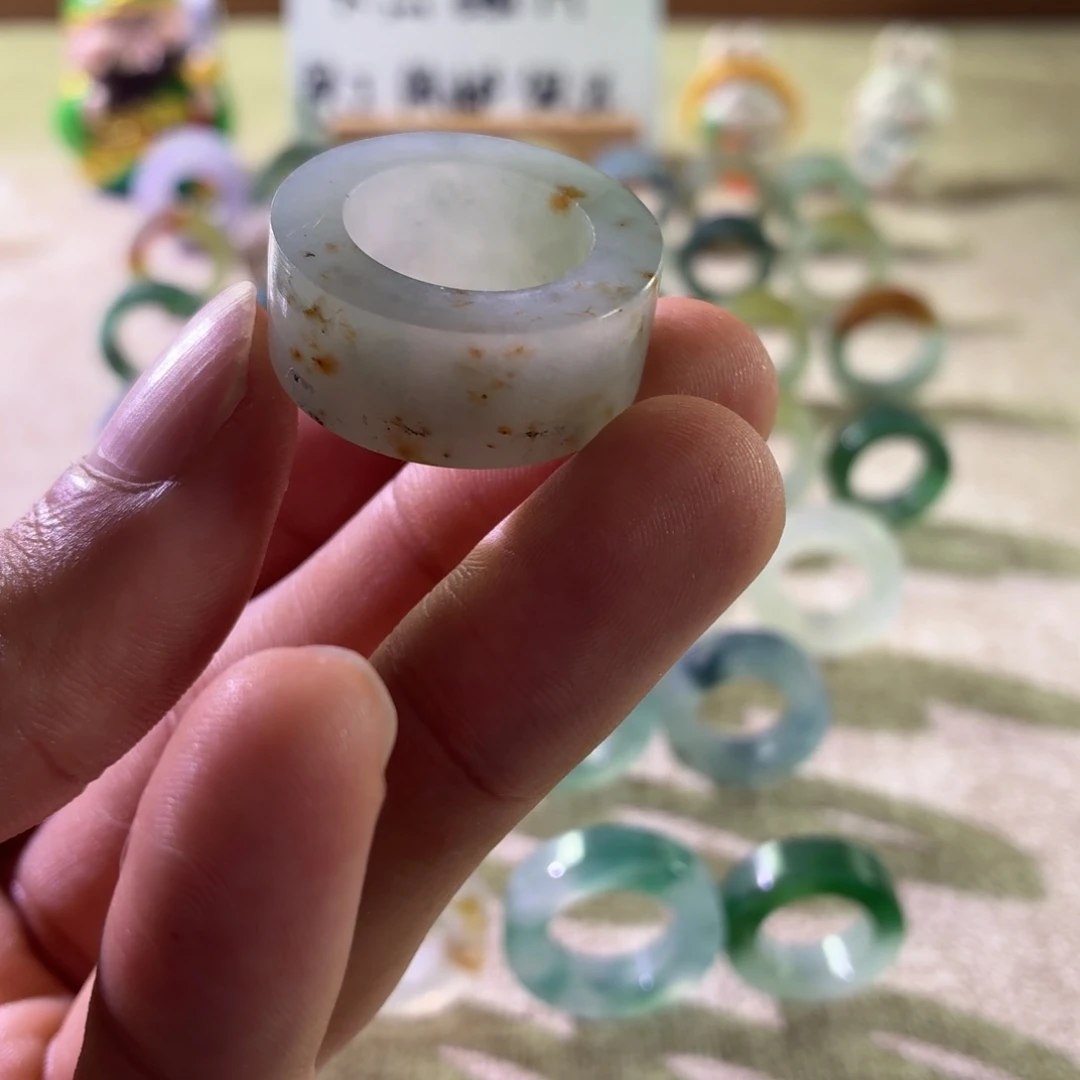 定制翡翠未镶嵌戒指