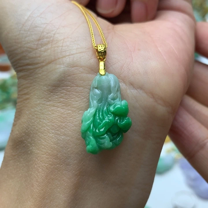 翡翠未镶嵌颈饰正翡翠