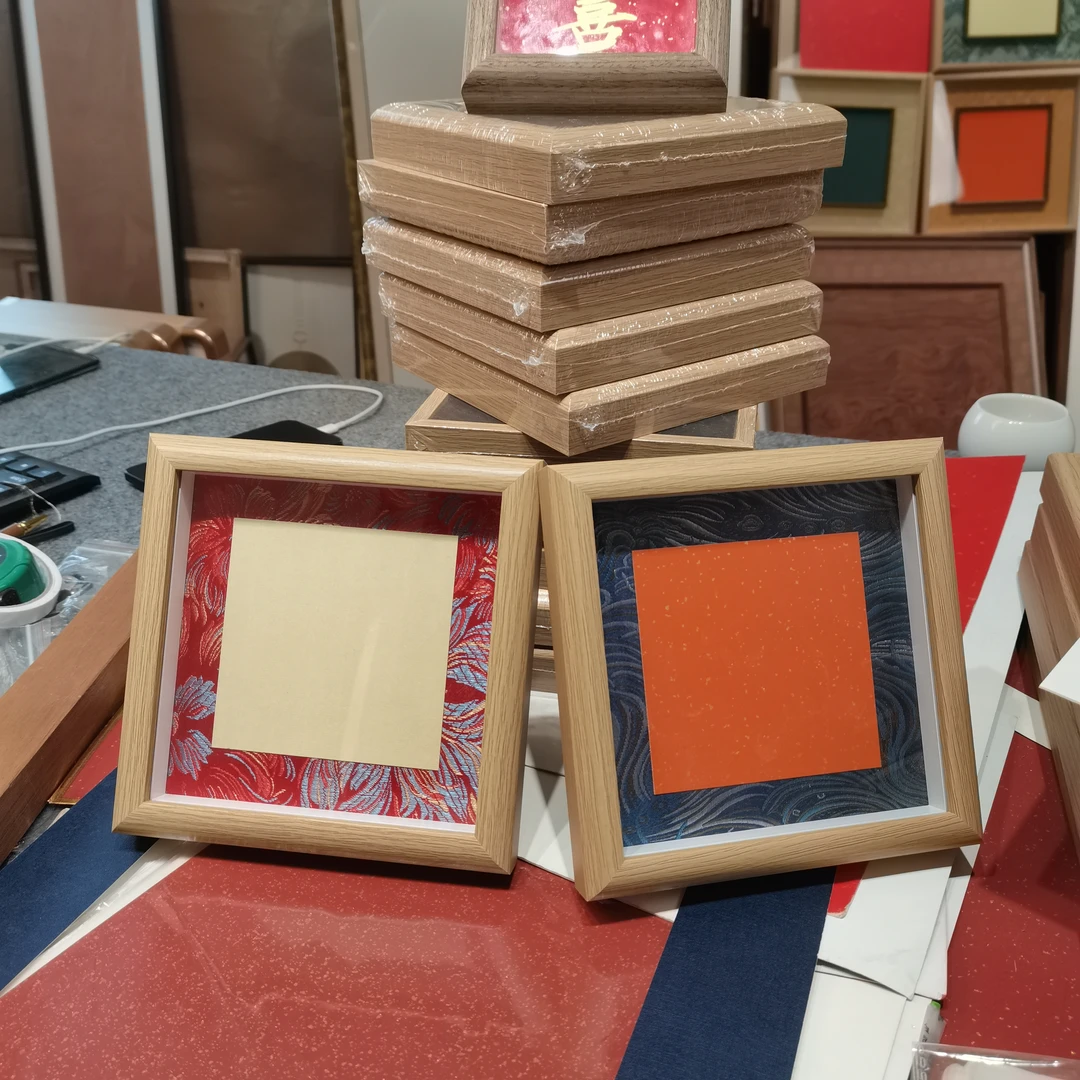 福利10套——17x17真玻璃复合木相框配10宋锦内衬+20张卡纸【浅色】