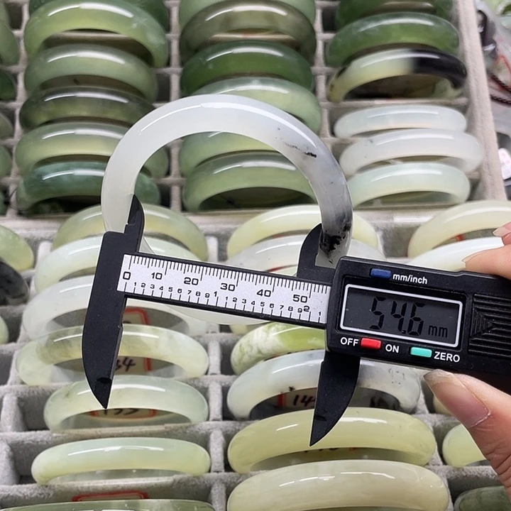 未镶嵌蛇纹石玉手镯124