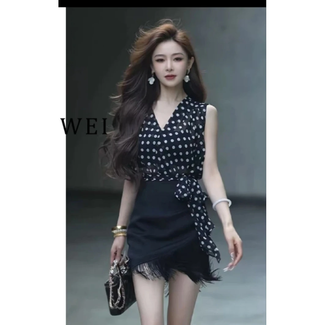 夏季女装爆款时尚气质衬衫大V+显瘦洋气高腰短裙套装+内衬背心