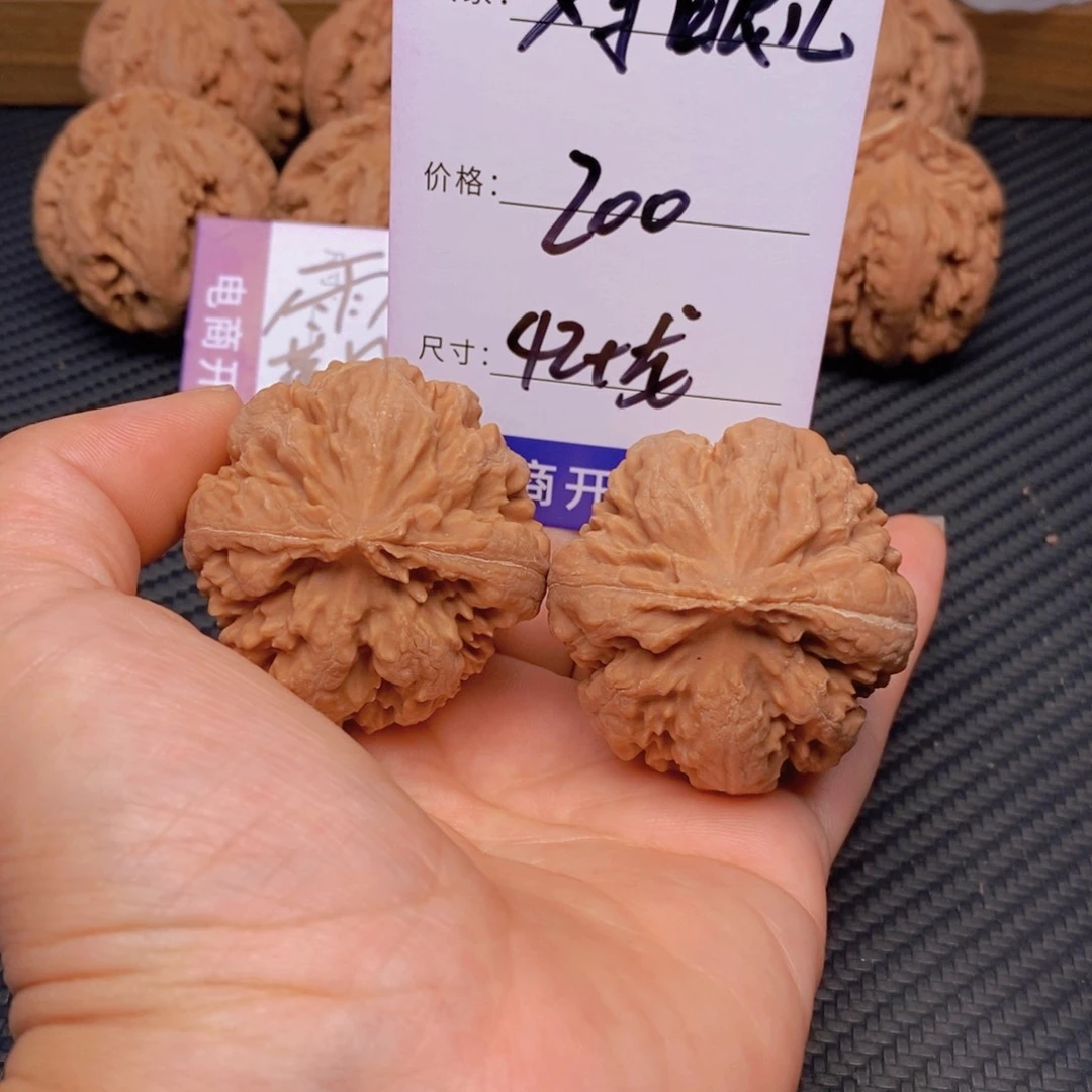 对***儿文玩核桃霸王龙核桃