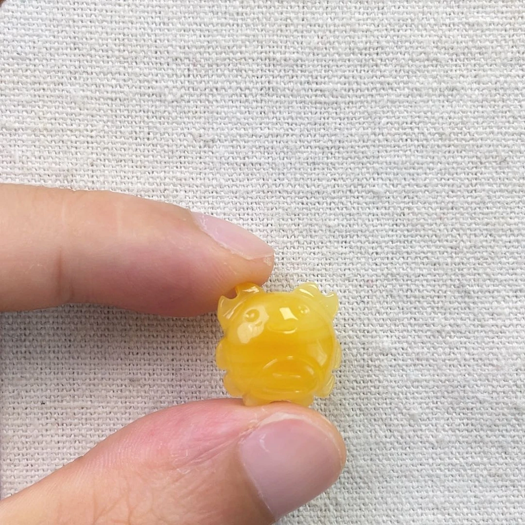 ༺***༻琥珀未镶嵌裸石螃蟹