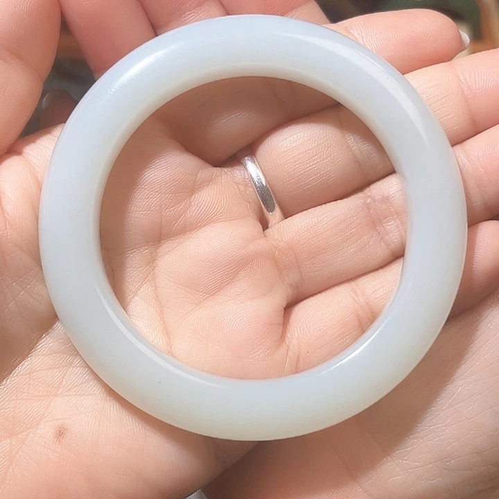 和田玉手镯未镶嵌56.2圈口