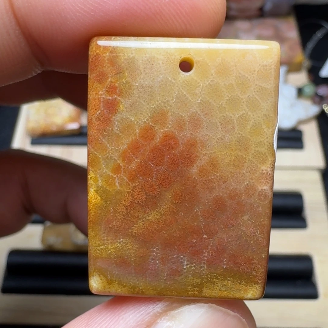 未镶嵌纯天然色有机玉石保真色硅化玉