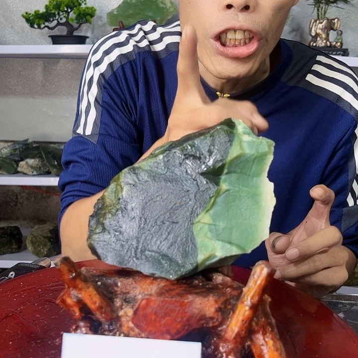 蛇纹石玉未镶嵌珠宝奇石