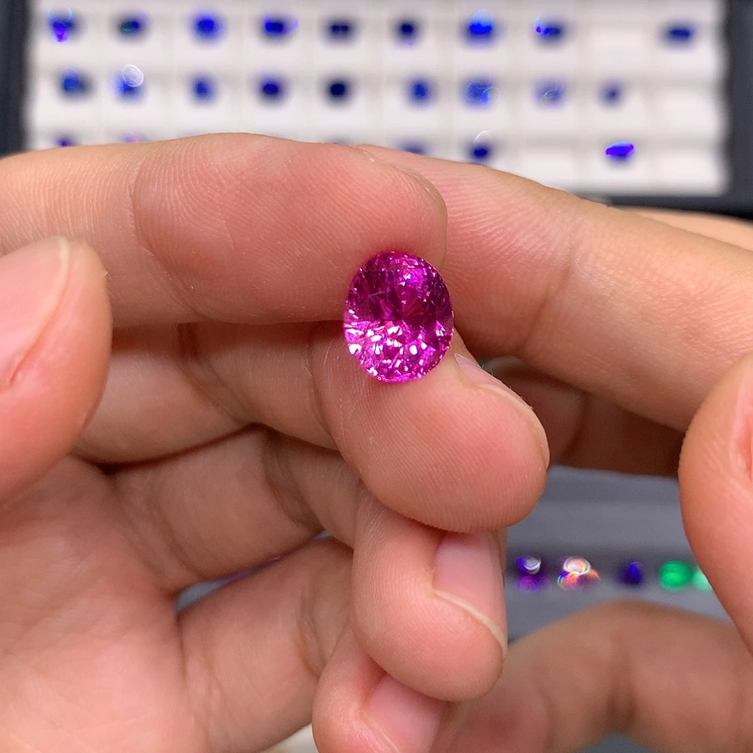 裸石彩色蓝宝石4.5克拉全净粉蓝宝