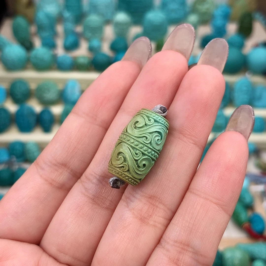 绿松石未镶嵌珠宝奇石