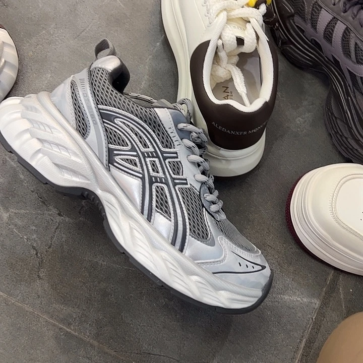 437542577灰色38码