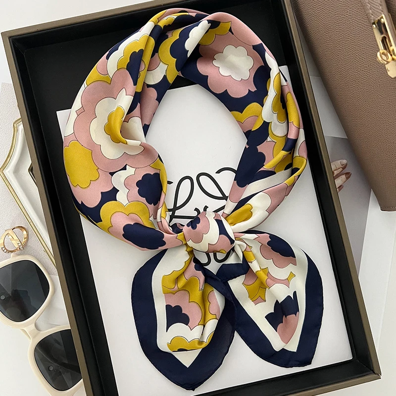 英国CospKosp小方巾韩版气质腰果花装饰领巾护颈薄款百搭小方巾