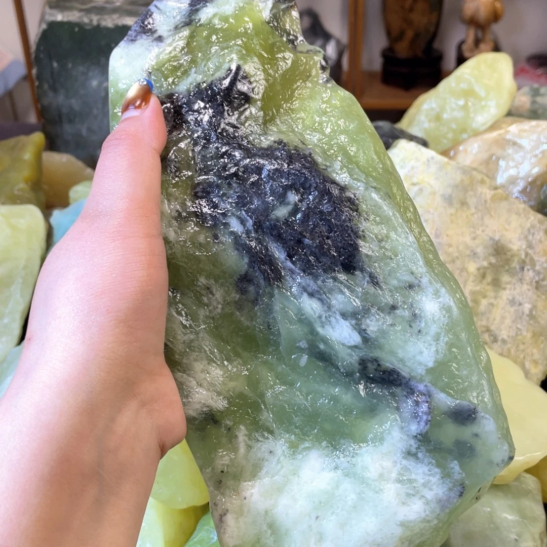 蛇纹石玉未镶嵌中国四大名玉简易