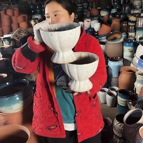 口20高17瑕疵两个盆。