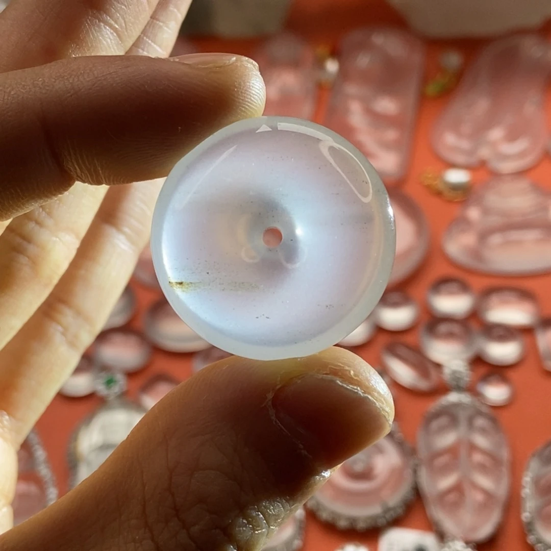 石英质玉颈饰未镶嵌