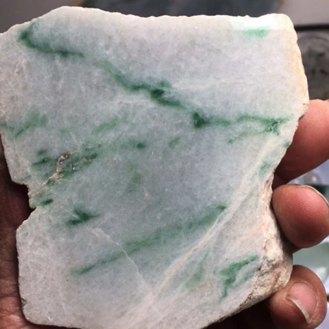 翡翠散珠天然翡翠色带