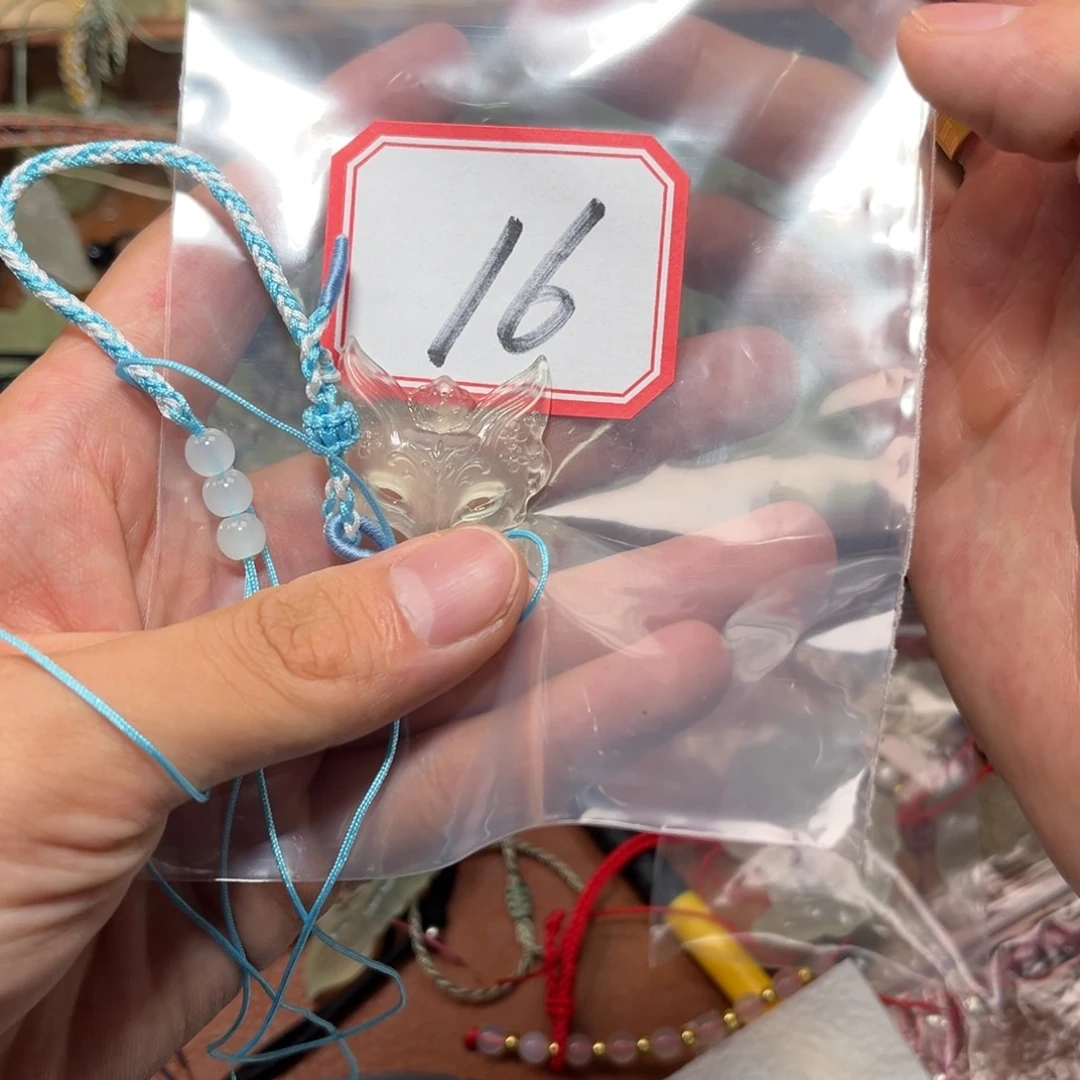 许***悦蛇纹石玉合金颈饰