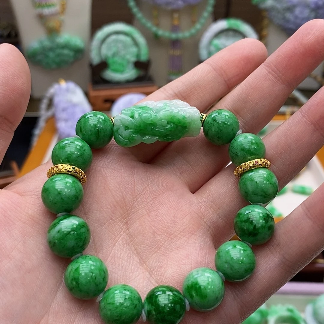 人***见翡翠未镶嵌颈饰手链