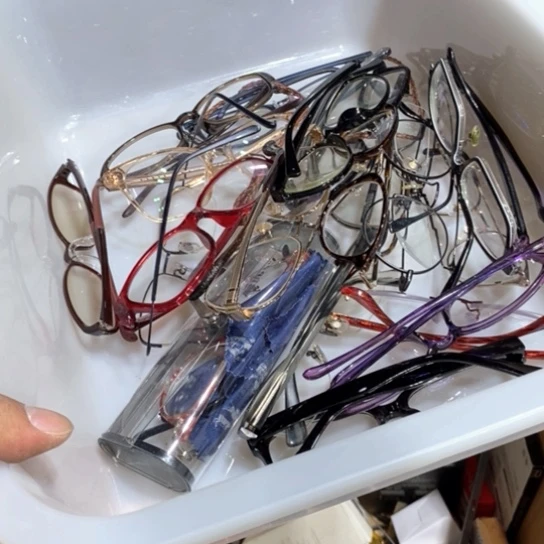 赢***韭8新中古商品，瑕疵品，不包好坏。278