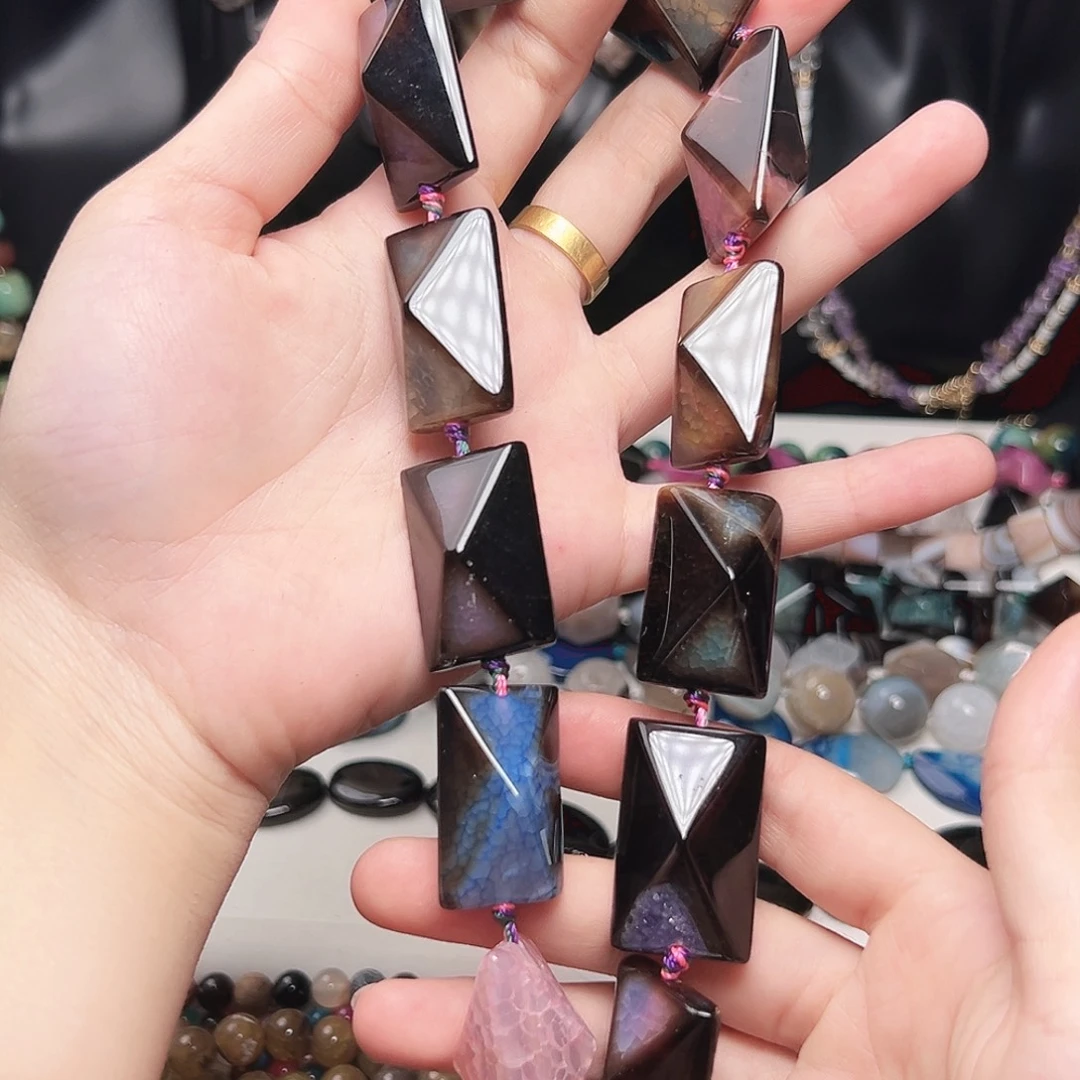 玛瑙/玉髓未镶嵌珠宝半成品c254 双尖彩方糖钢琴一天