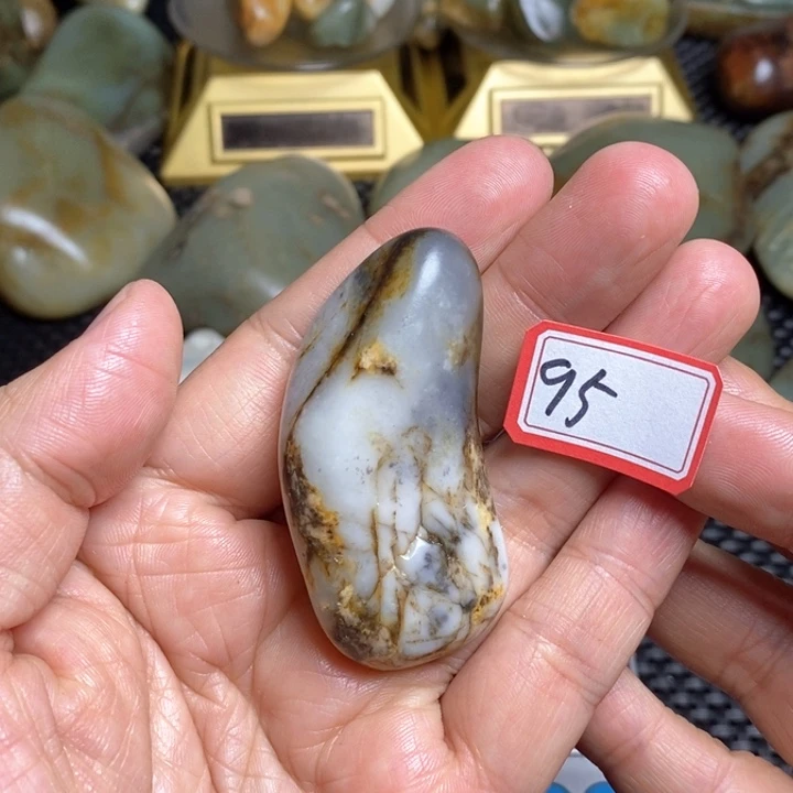 未镶嵌和田玉把件95