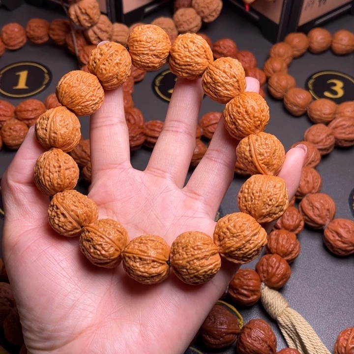 文玩核桃手串密纹