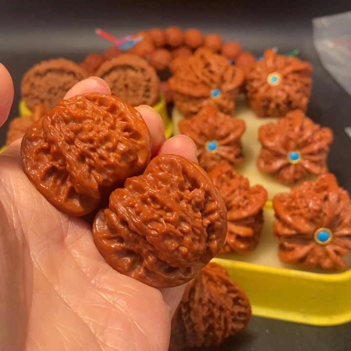 礼***来吊坠猴头核桃工艺核桃