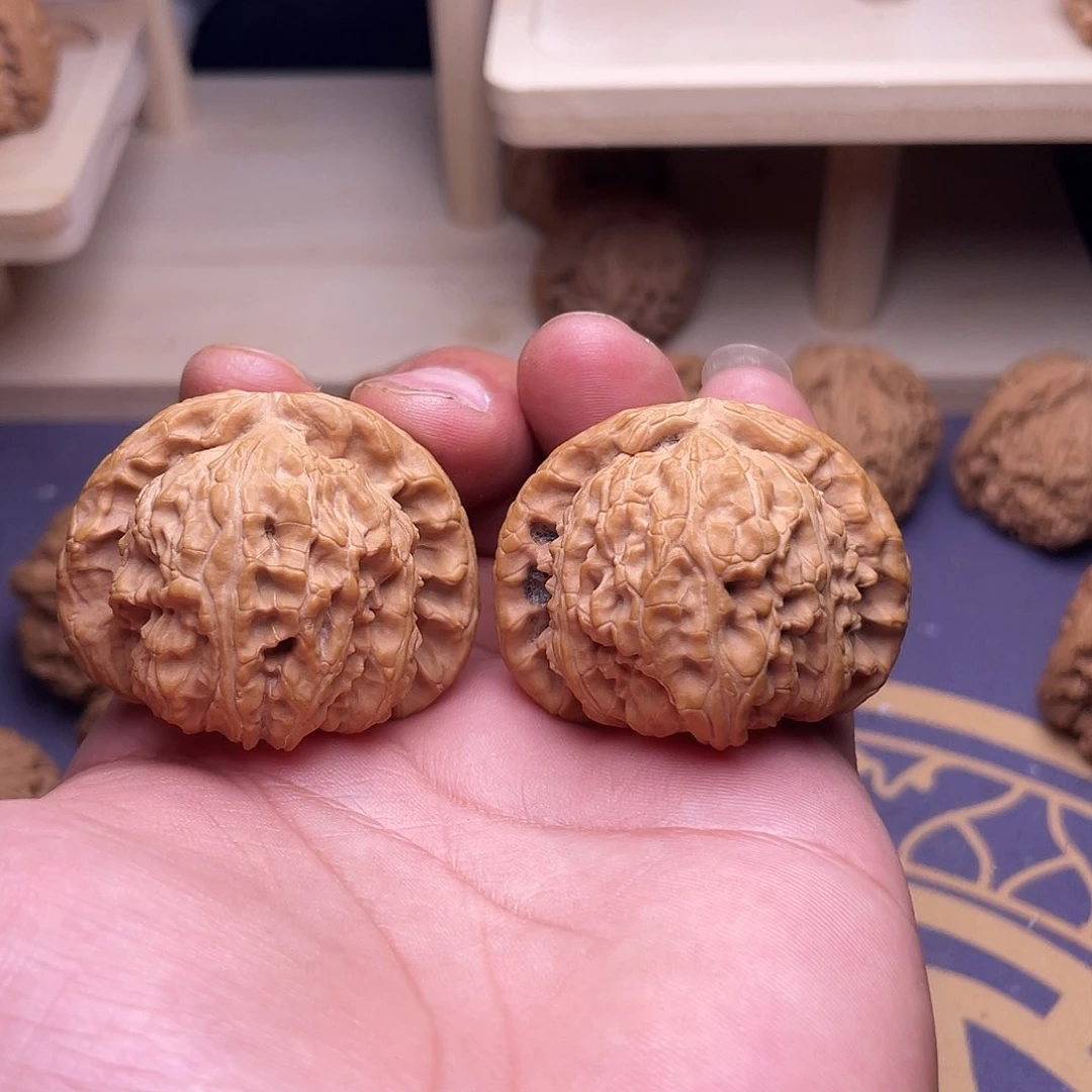 V***生文玩核桃白狮子44