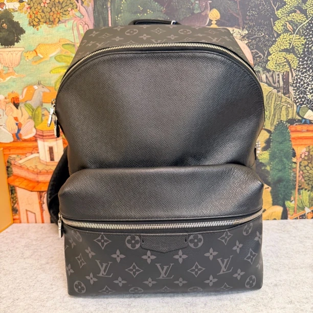 99新 LouisVuitton/路易威登 黑老花Discovery阿波罗双肩包