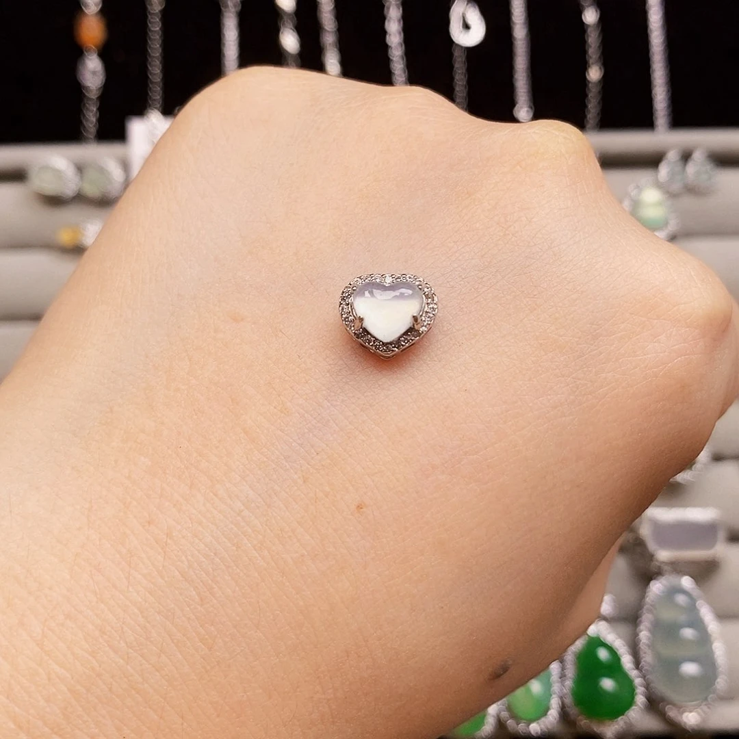 翡翠银S925镶嵌颈饰心形