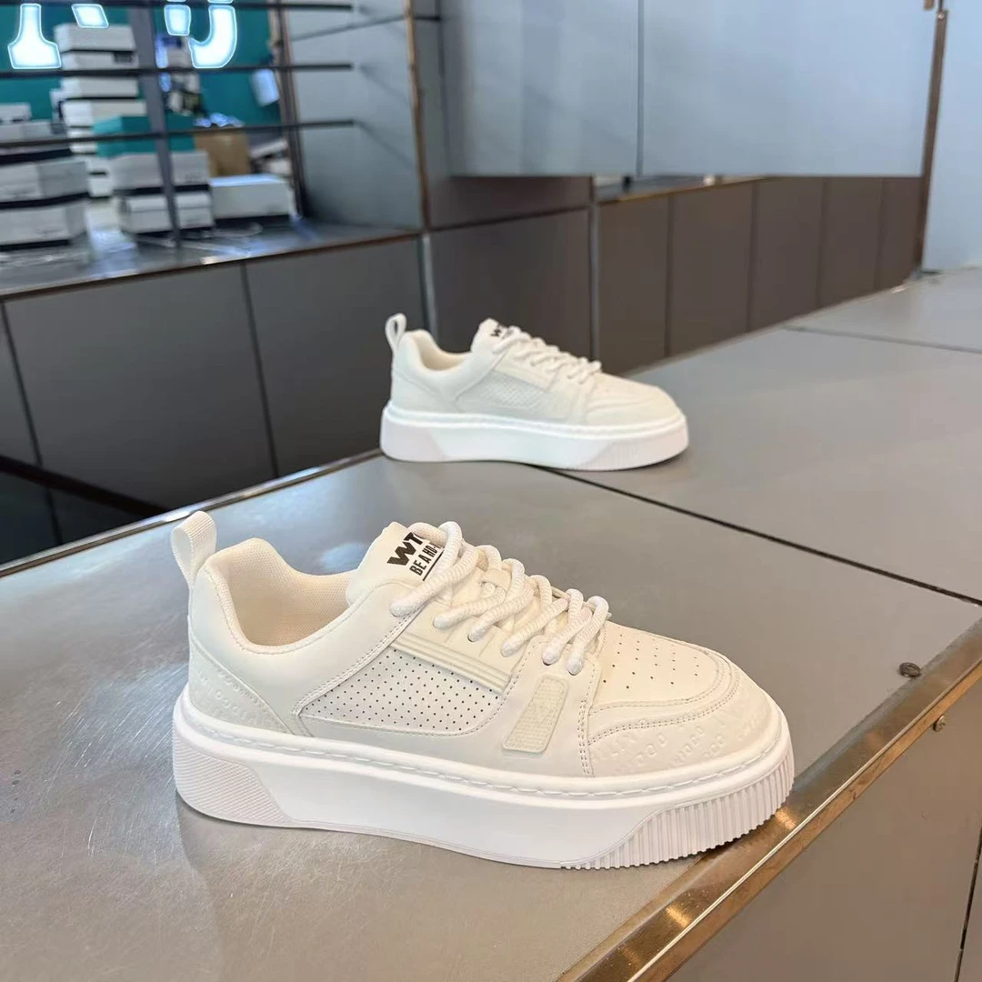 男鞋新款2025春季时尚休闲鞋皮面百搭厚底舒适潮流轻奢运动鞋板鞋