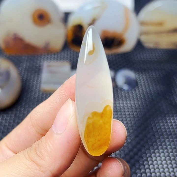 玛瑙/玉髓未镶嵌珠宝半成品