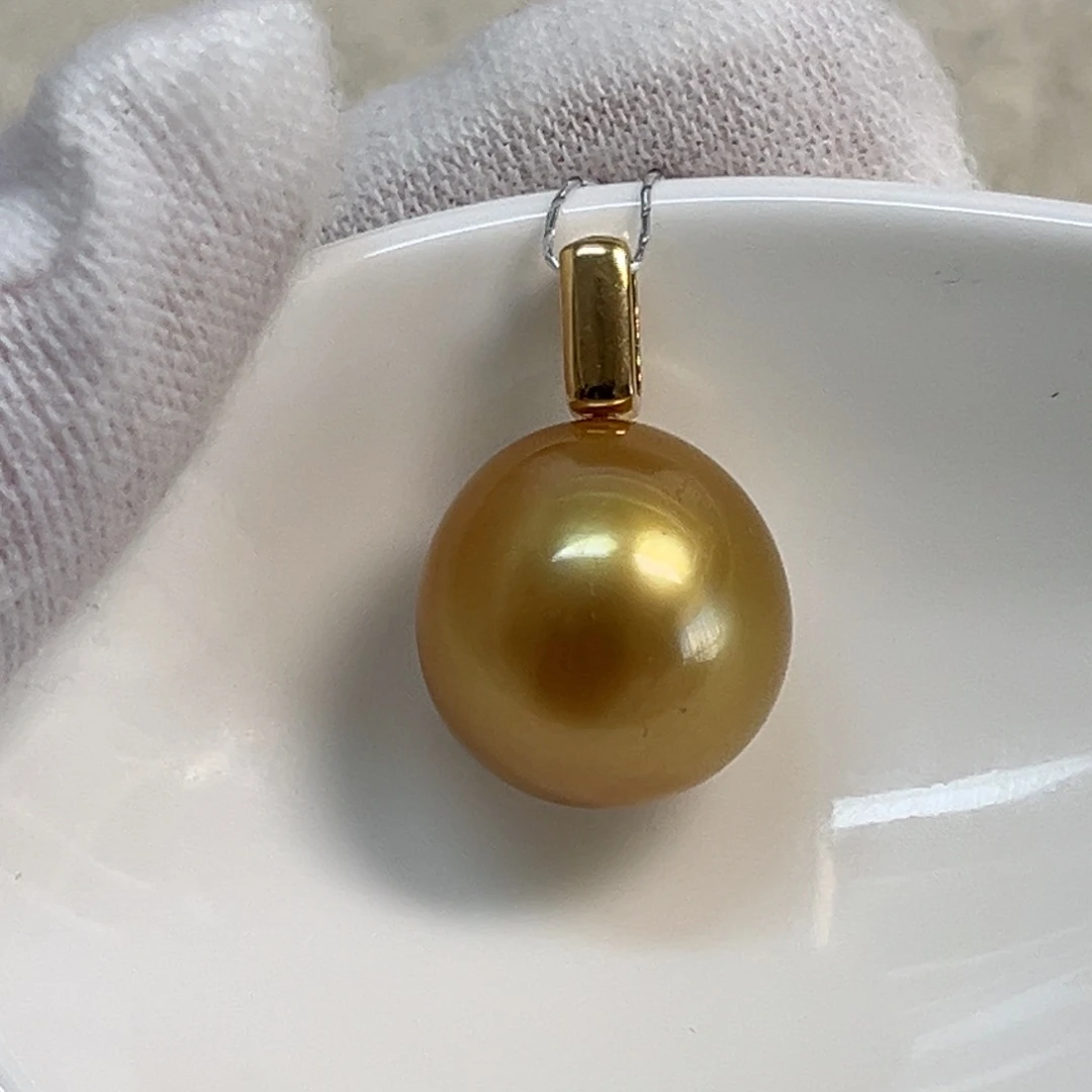 海水珍珠颈饰18K金镶嵌13.5mm