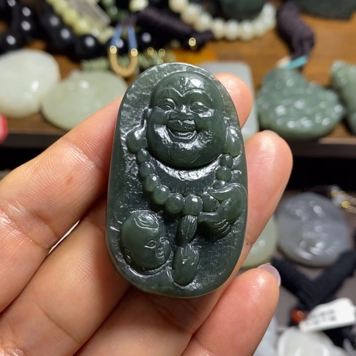 颈饰未镶嵌和田玉（糖玉）