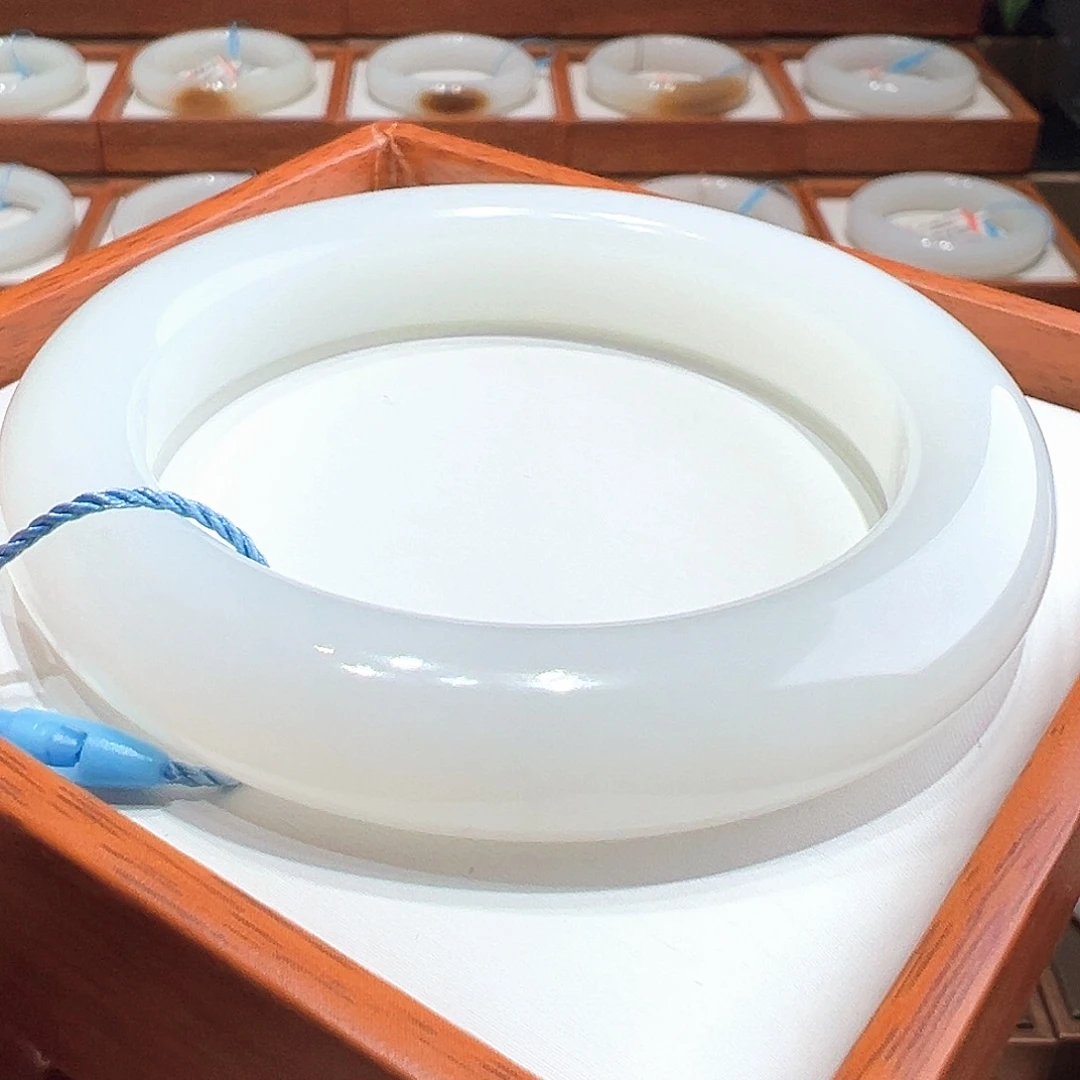 和田玉手镯5657未镶嵌