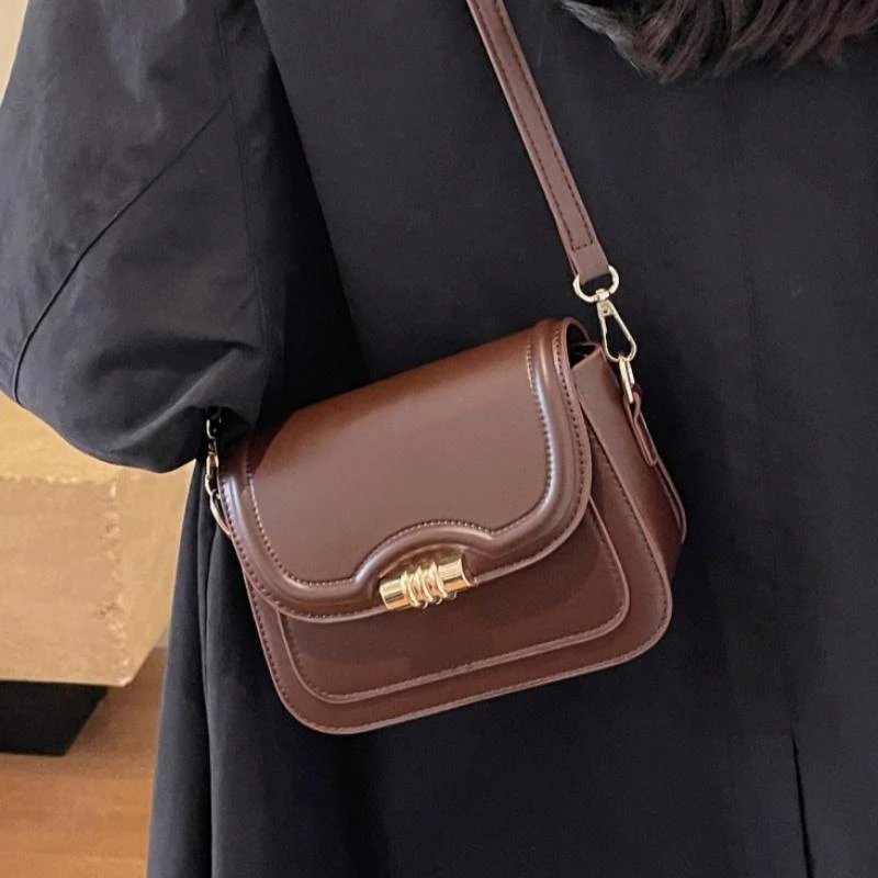 高级质感复古小包包2025新款女包早春季流行爆白色复古女款辣妹风