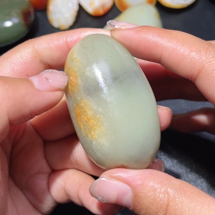 和田玉未镶嵌珠宝奇石