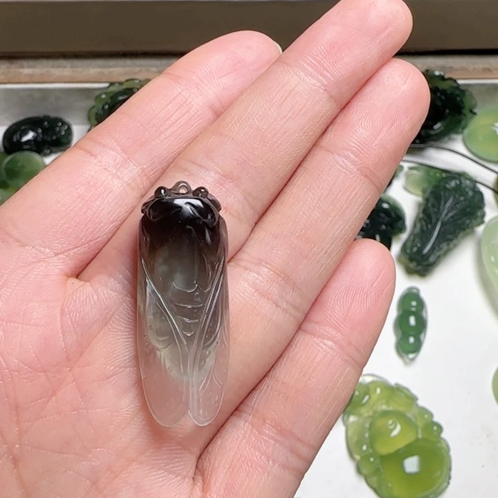 未镶嵌蛇纹石玉颈饰